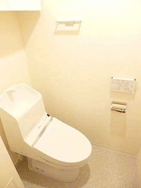 スカイコート中野沼袋 7階のトイレ 1