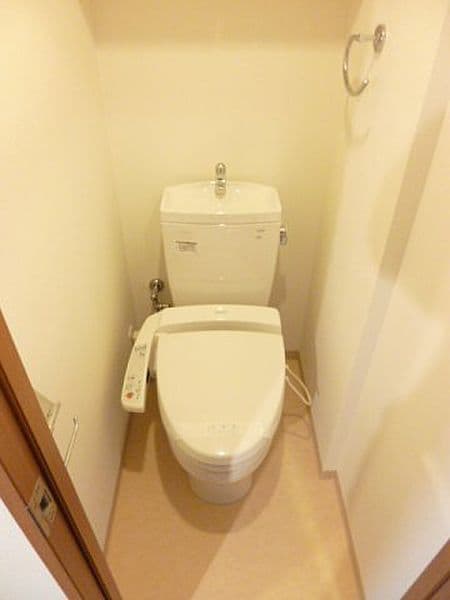 スカイコート板橋区役所前 2階のトイレ 1