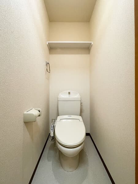 アーバン中目黒 3階のトイレ 1
